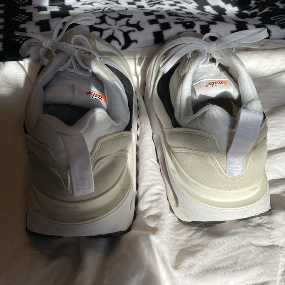 Men’s Nike Shoes - Picture 5 of 7